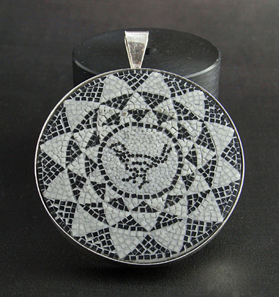 Sterling silver pendant with micromosaic