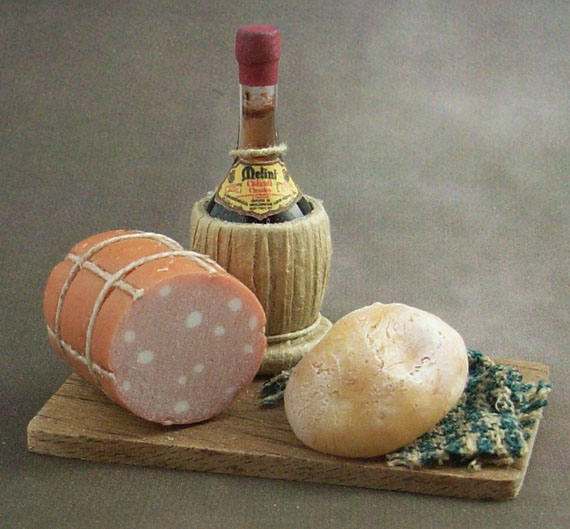 Board with Chianti, bread and bologna